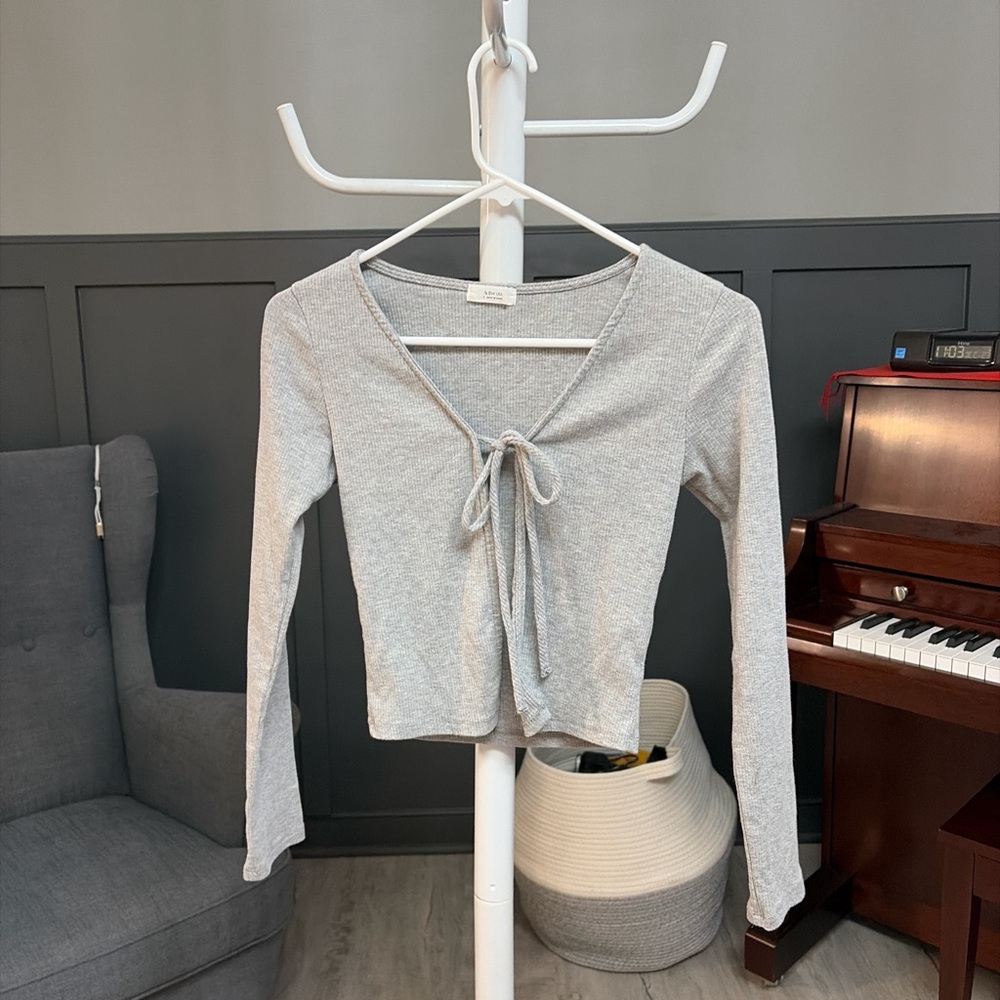 Active USA Light Gray Long Sleeve Tie-Front Top